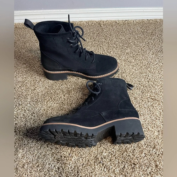 Suede Hush Puppy Black women’s lace up ankle boots in size 6 - Picture 2 of 8